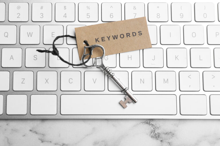Keywords for SaaS companies. Long tail keywords and short ones.